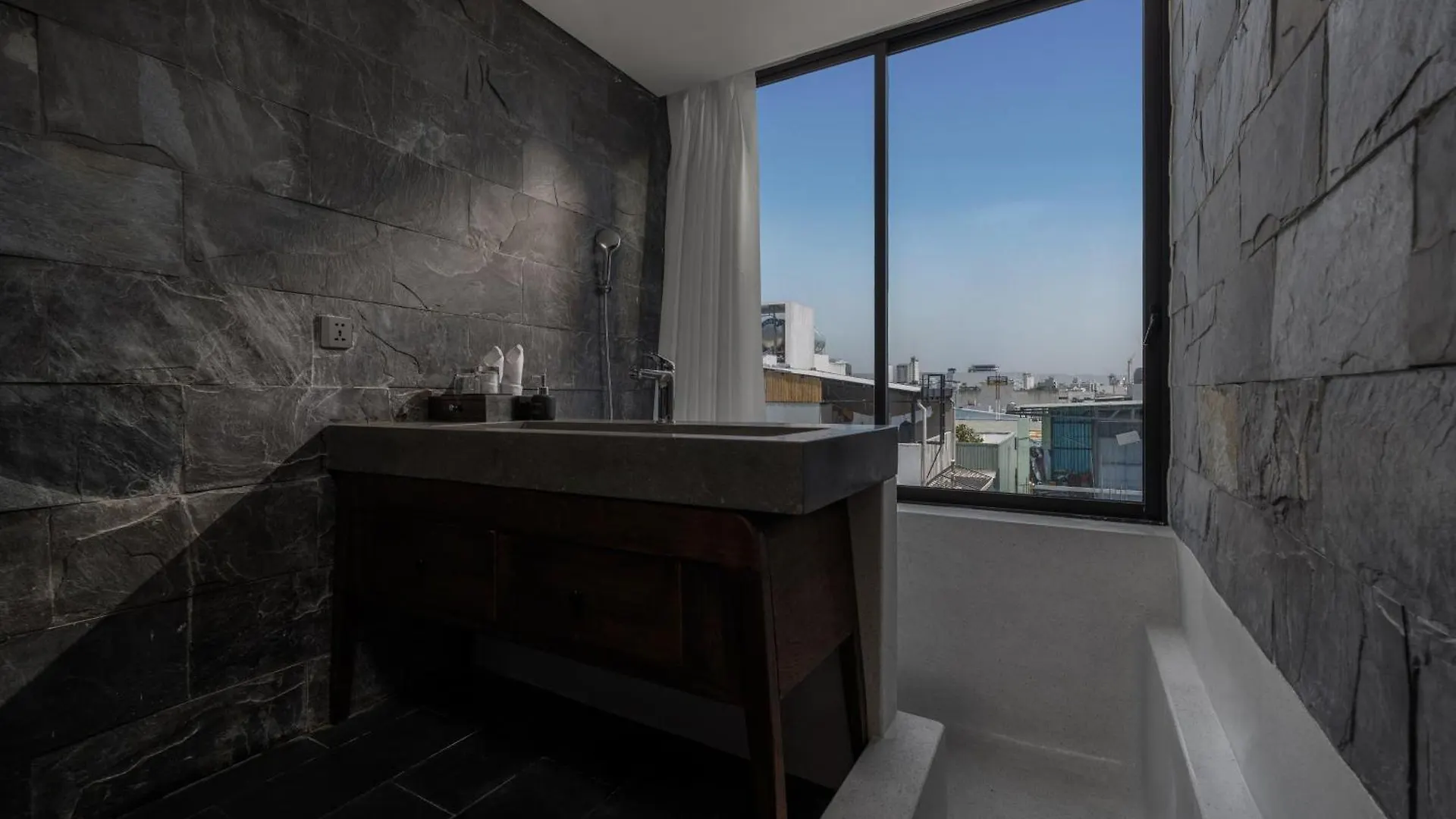 The Hem Hotel And Apartment 다낭 4*,  베트남