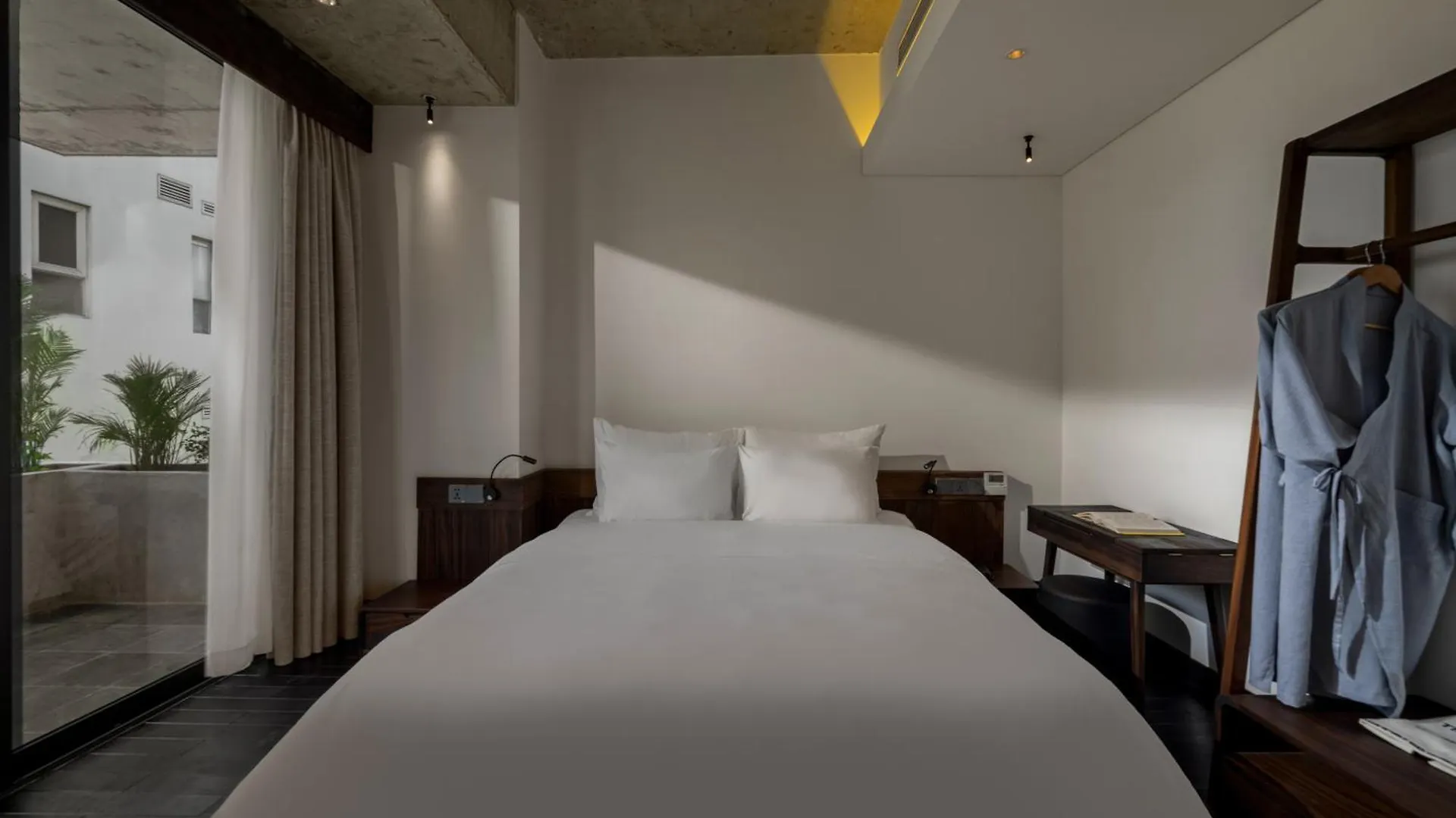 The Hem Hotel And Apartment 다낭